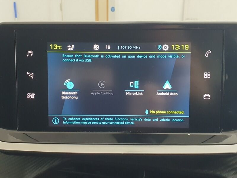 More views of Peugeot 2008