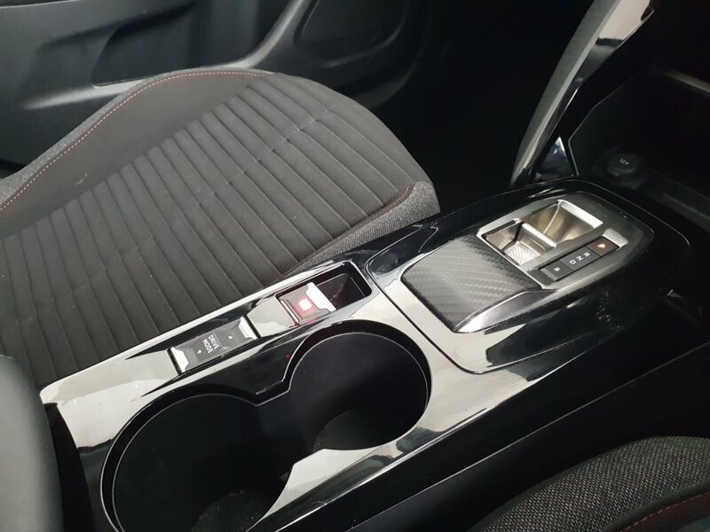 More views of Peugeot 2008