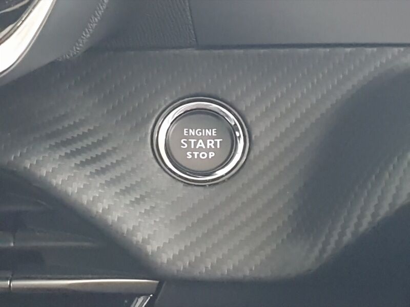 More views of Peugeot 2008