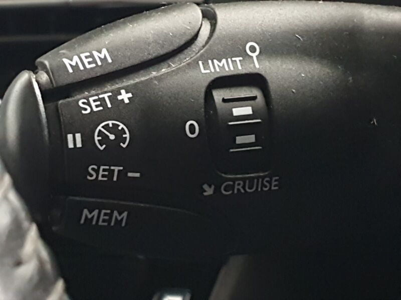 More views of Peugeot 2008