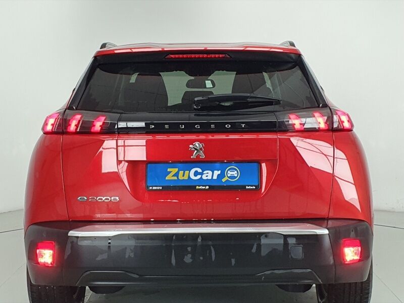 More views of Peugeot 2008