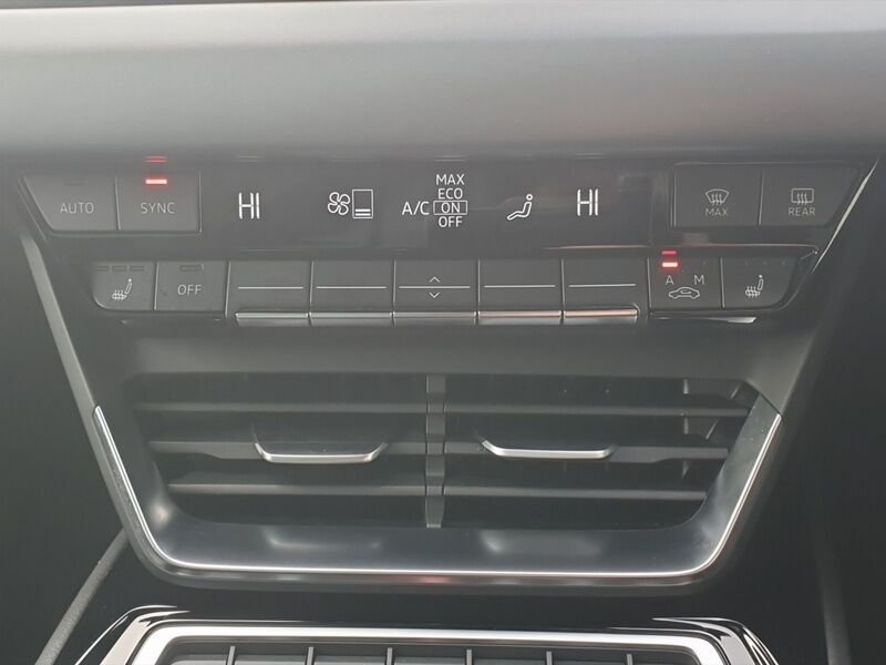 More views of Audi e-tron GT quattro