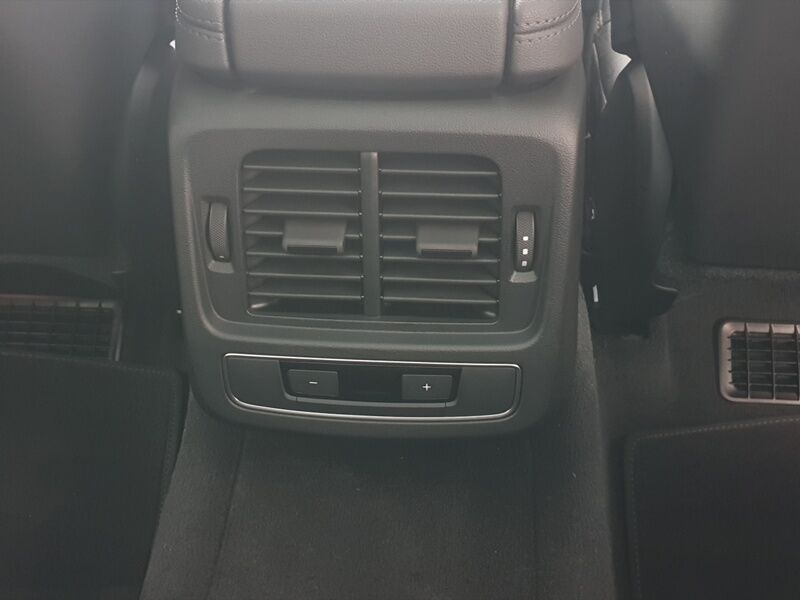 More views of Audi e-tron GT quattro