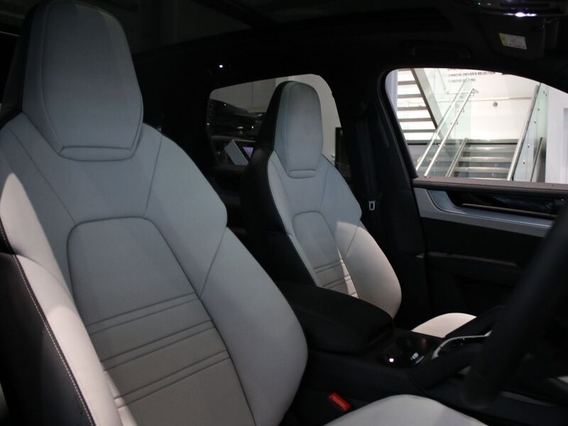 More views of Porsche Cayenne