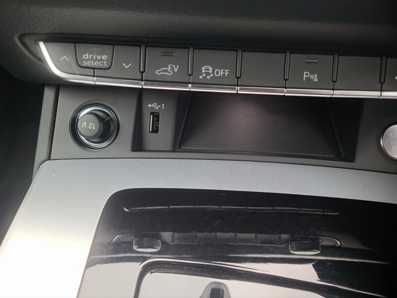 More views of Audi Q5