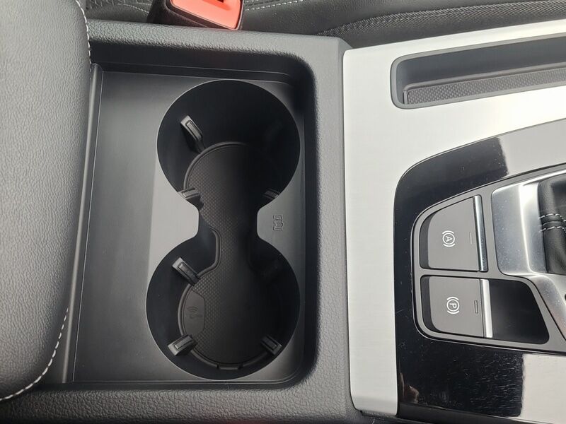 More views of Audi Q5