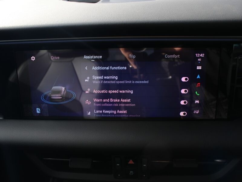 More views of Porsche Macan