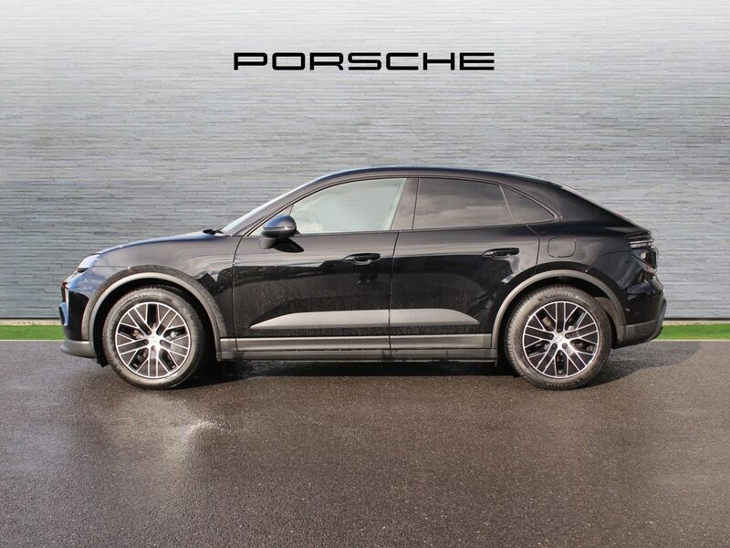More views of Porsche Macan