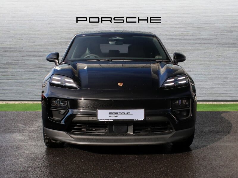 More views of Porsche Macan
