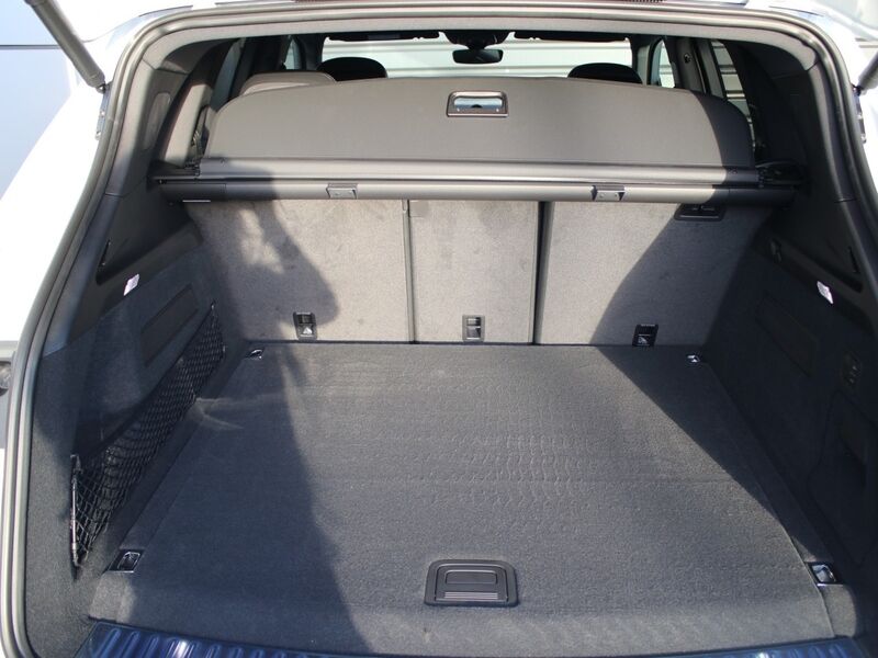 More views of Porsche Cayenne