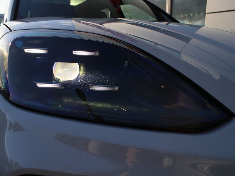 More views of Porsche Cayenne