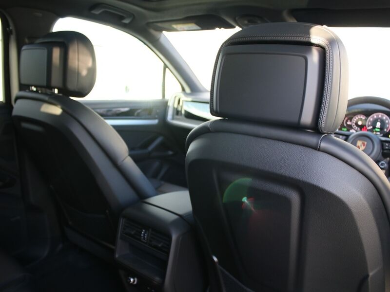 More views of Porsche Cayenne