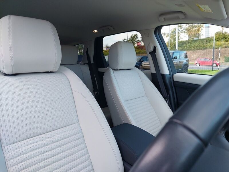 More views of Land Rover Discovery Sport