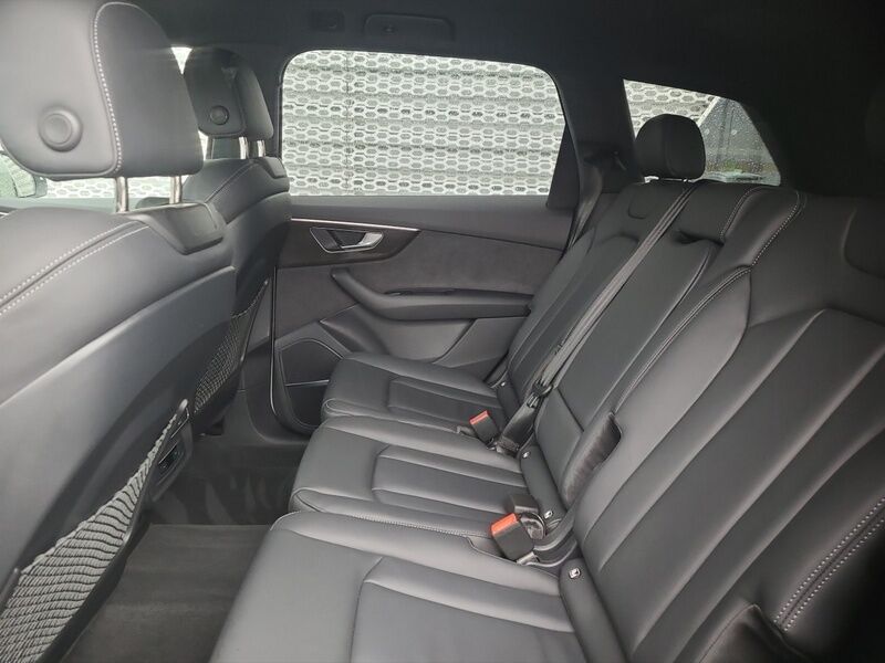 More views of Audi Q7