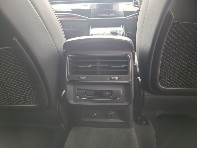 More views of Audi Q7