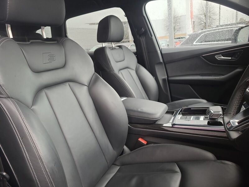 More views of Audi Q7