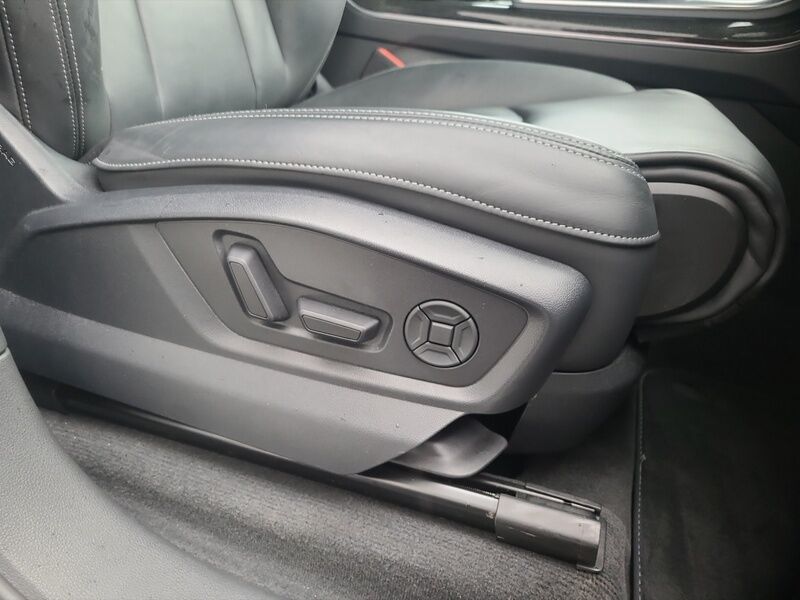 More views of Audi Q7