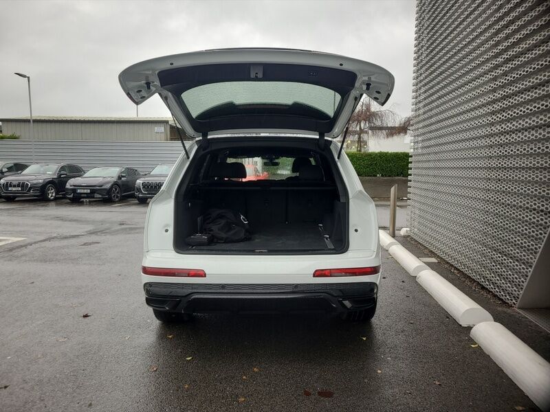 More views of Audi Q7