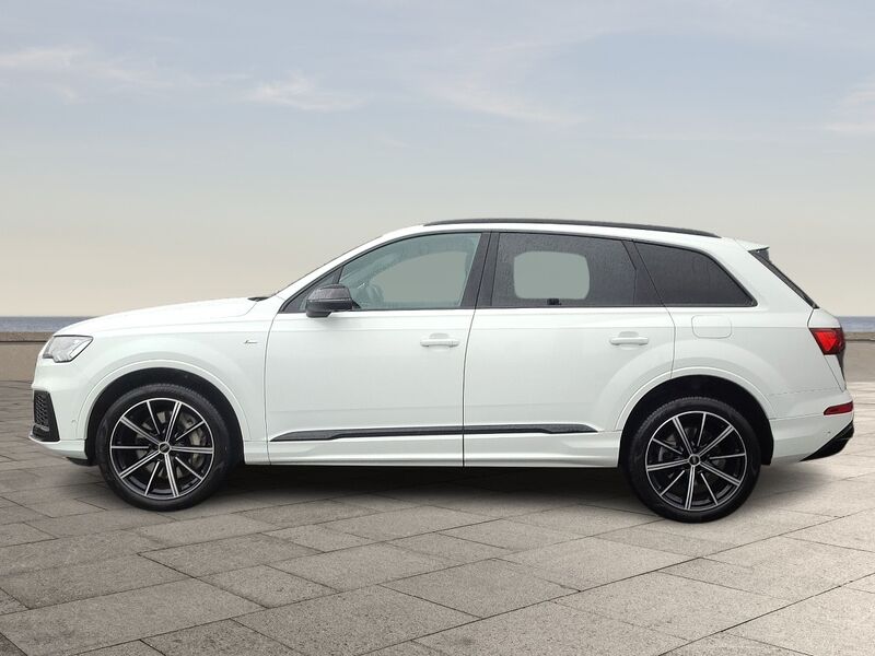 More views of Audi Q7