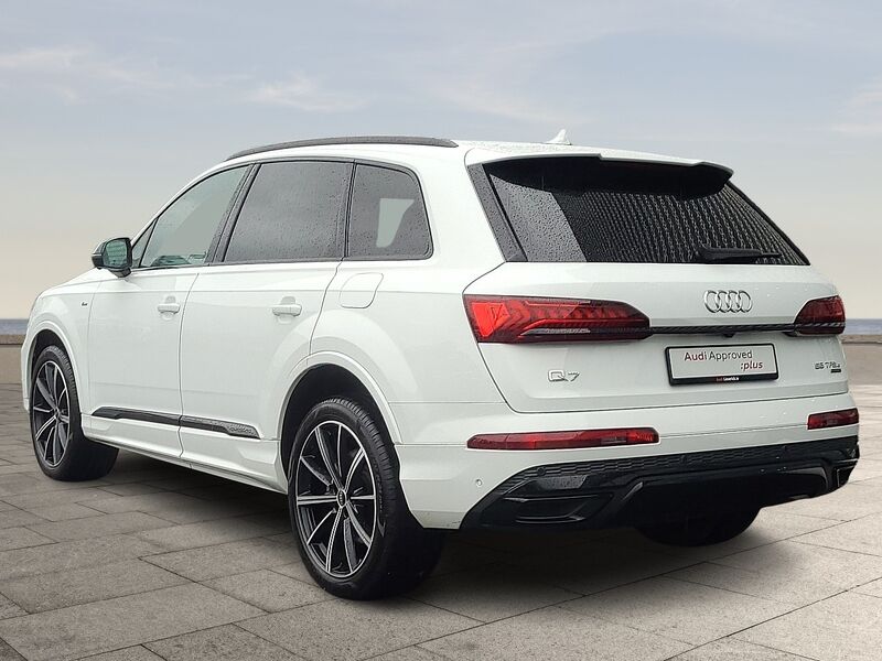 More views of Audi Q7