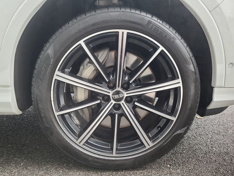 More views of Audi Q7