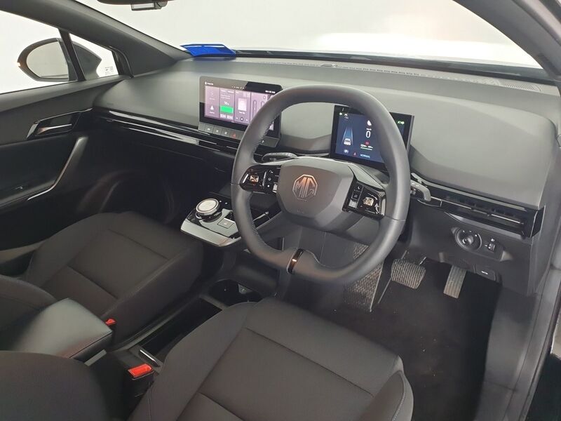 More views of MG MG4