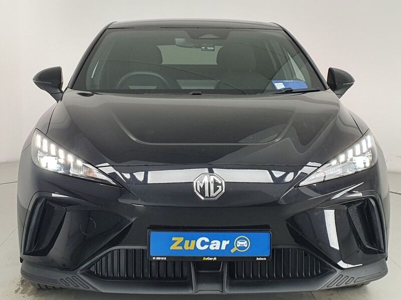 More views of MG MG4