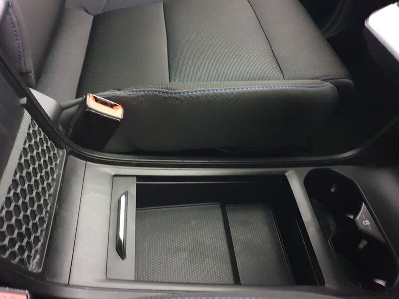 More views of MG MG4