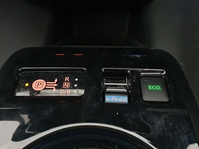 More views of Nissan Leaf