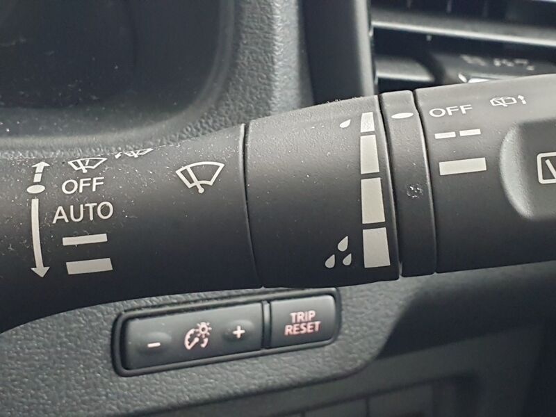 More views of Nissan Leaf