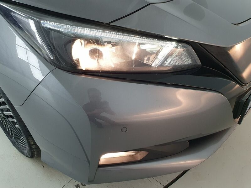 More views of Nissan Leaf