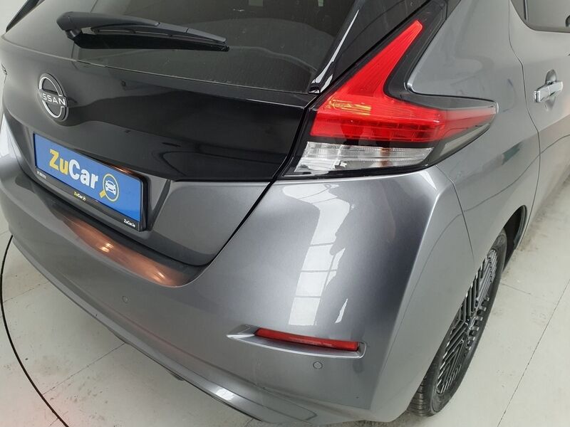 More views of Nissan Leaf