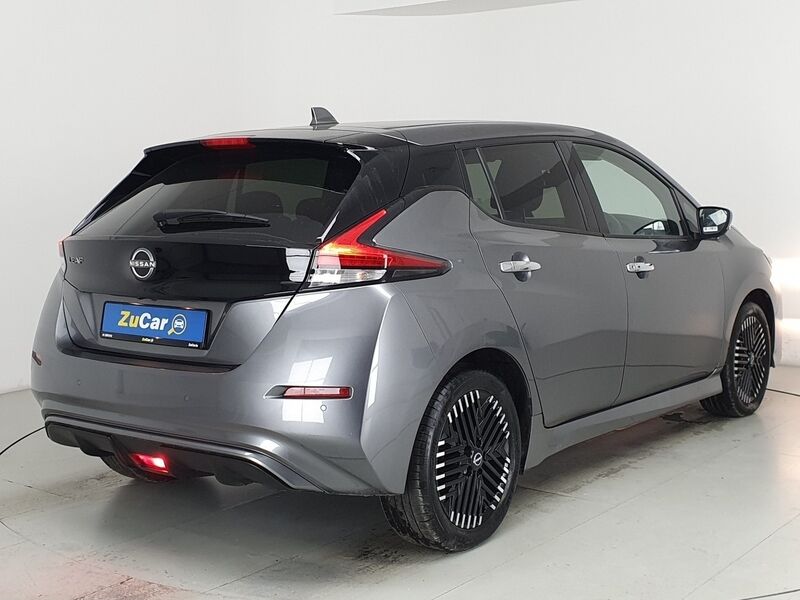 More views of Nissan Leaf