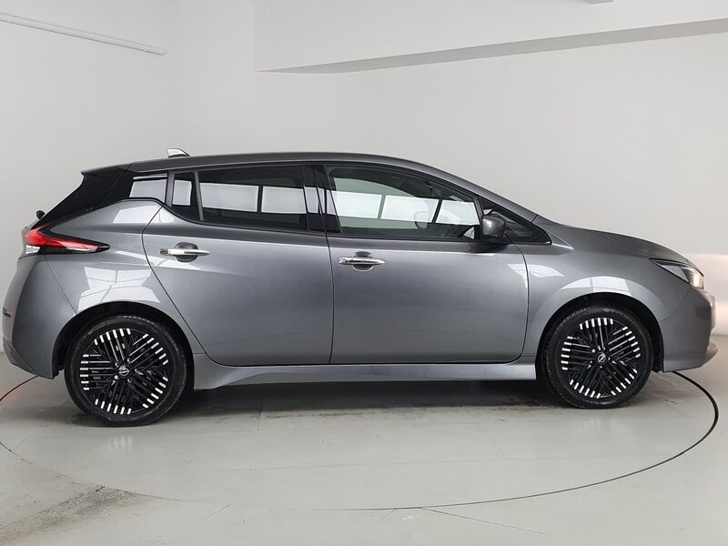 More views of Nissan Leaf