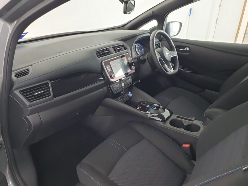 More views of Nissan Leaf