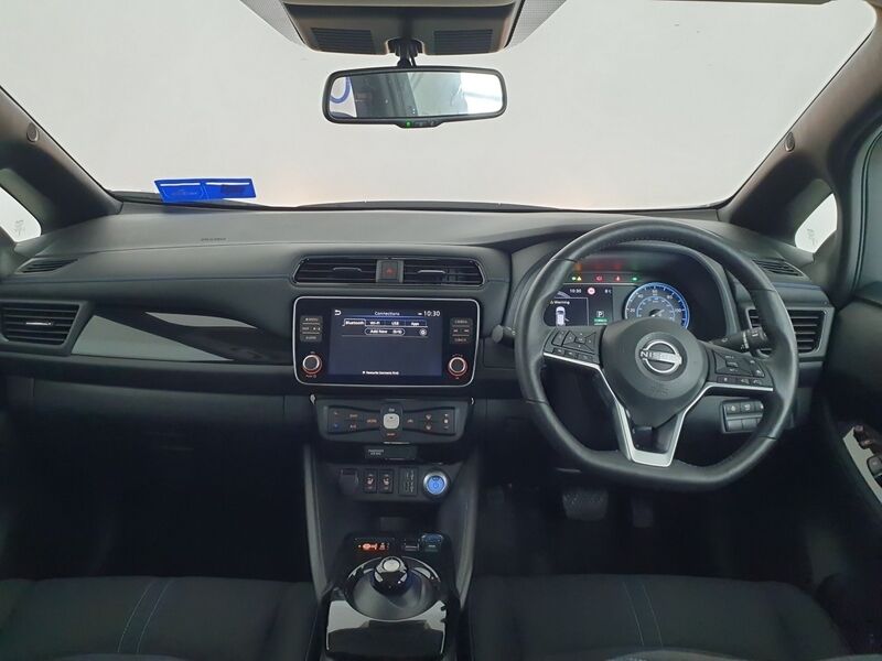 More views of Nissan Leaf