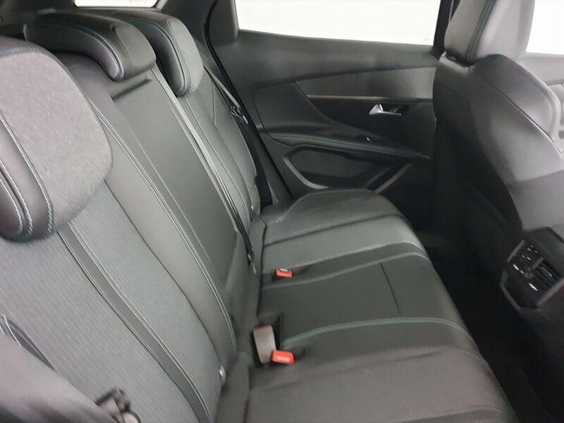 More views of Peugeot 3008