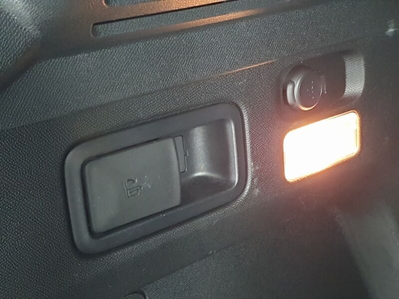 More views of Peugeot 3008