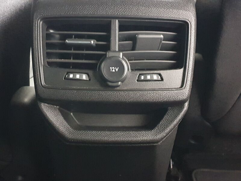 More views of Peugeot 3008