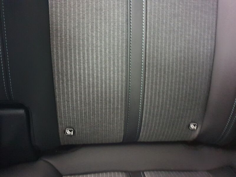 More views of Peugeot 3008