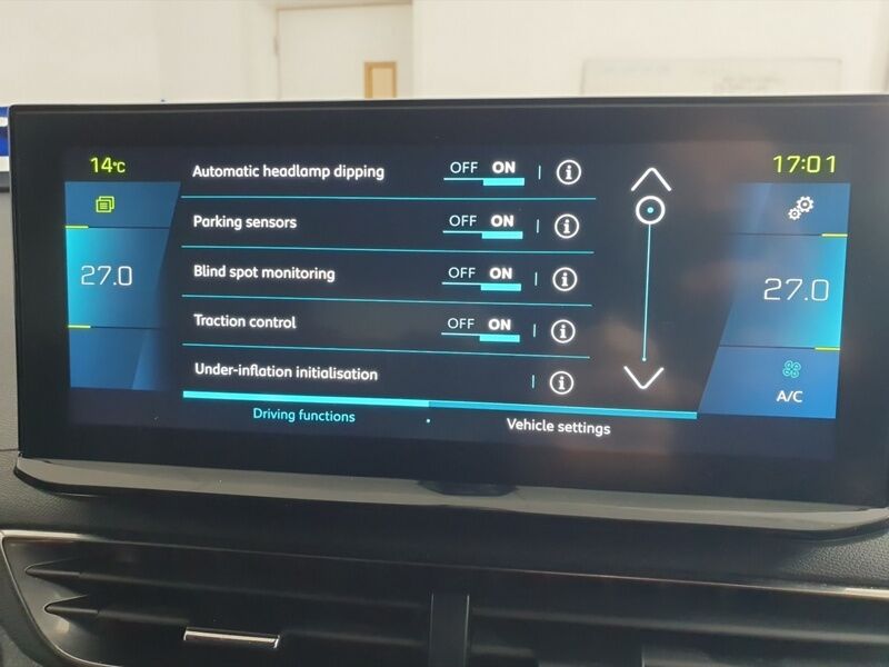 More views of Peugeot 3008