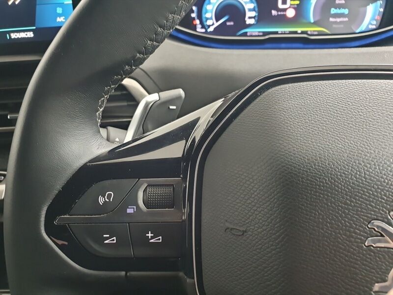 More views of Peugeot 3008