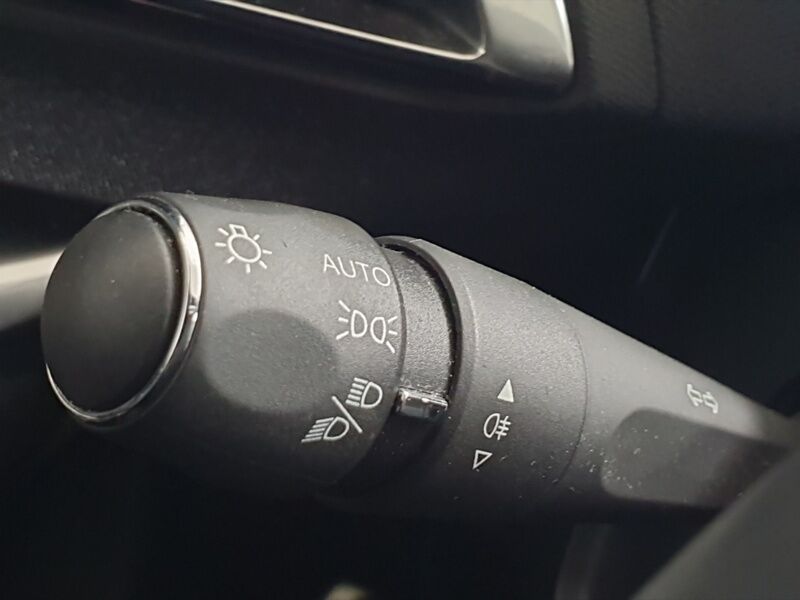 More views of Peugeot 3008