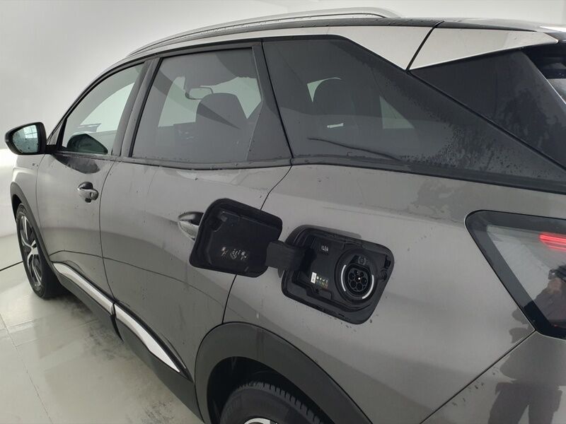 More views of Peugeot 3008