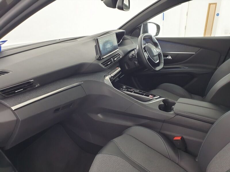 More views of Peugeot 3008