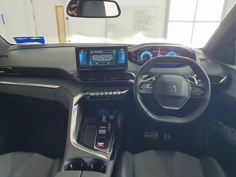 More views of Peugeot 3008