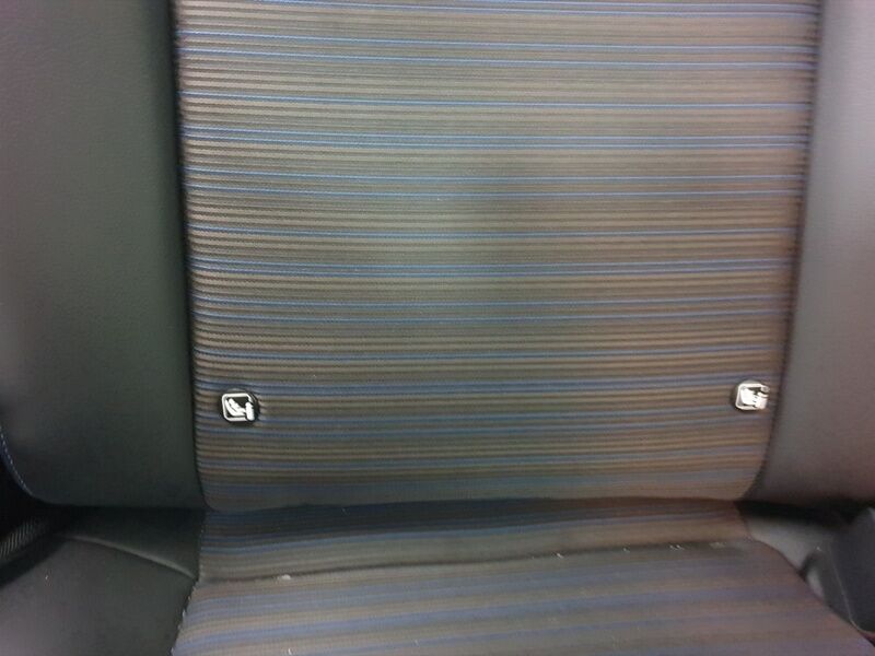 More views of Nissan Leaf