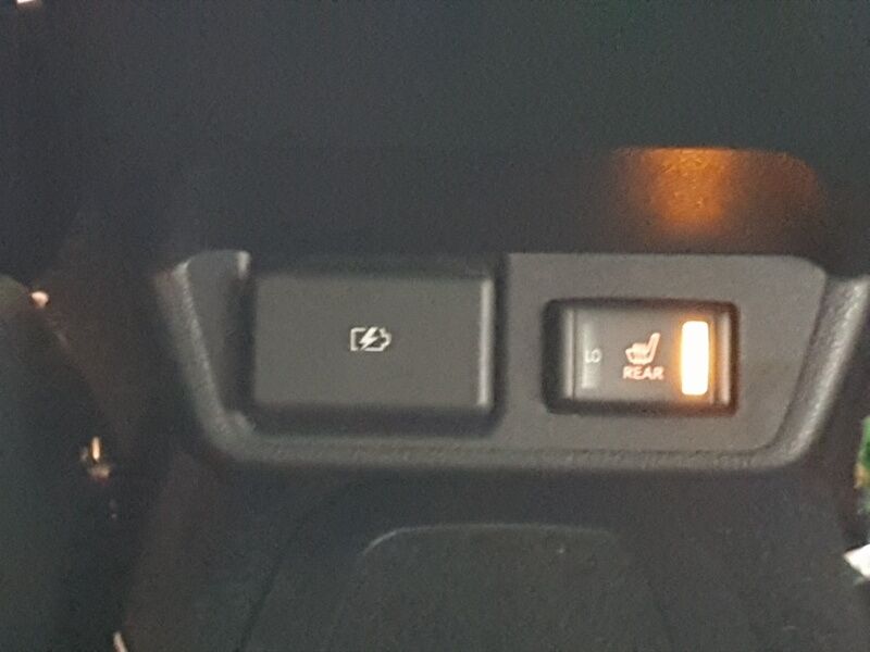 More views of Nissan Leaf