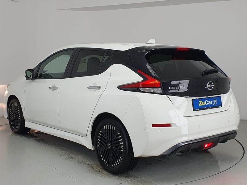 More views of Nissan Leaf