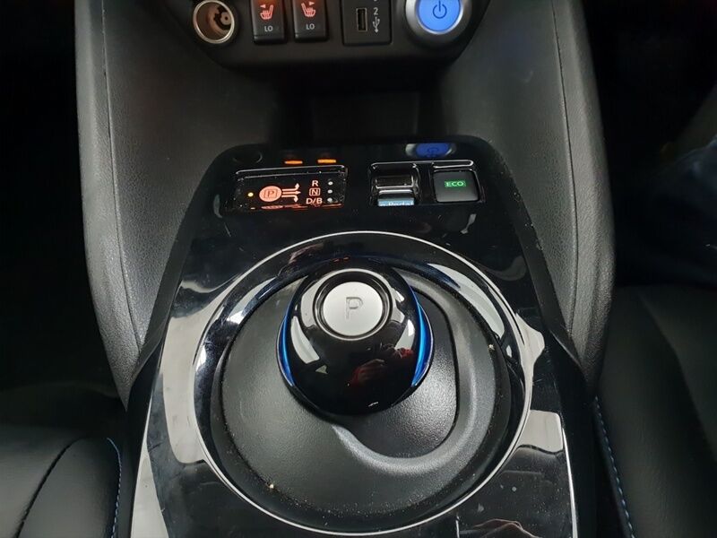 More views of Nissan Leaf